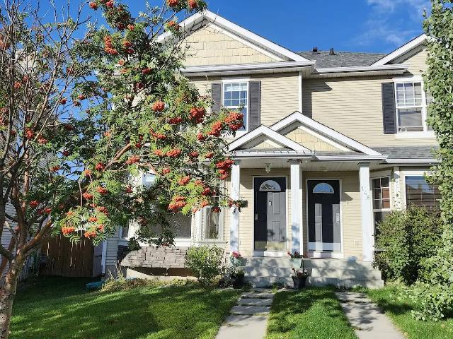 Beautiful 3 Bedroom and Finished Basement Duplex Home in Cranston
