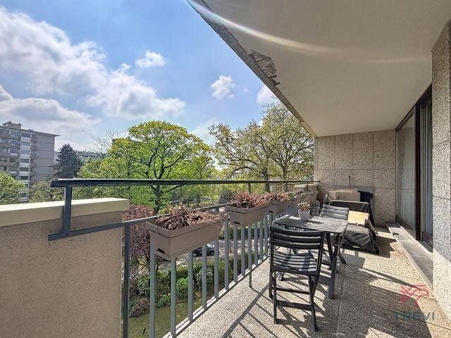Beautiful 3 bedroom apartment + terrace + parking