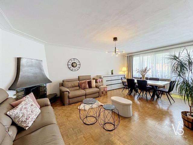 BEAUTIFUL 3 BEDROOM APARTMENT WITH 2 TERRACES FOR RENT!