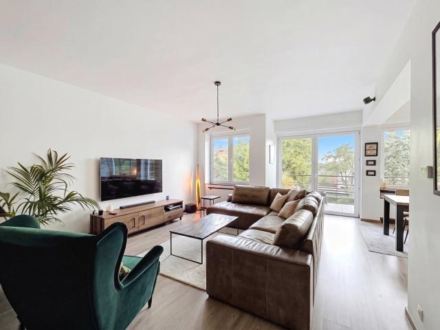 BEAUTIFUL 3 BEDROOM APARTMENT FOR RENT