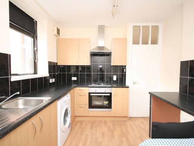 Beautiful 3 bedroom crouch hill no lounge