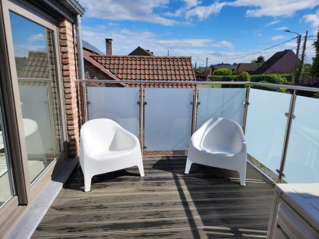 Beautiful 3 bedroom duplex with parking and terrace