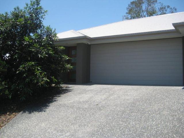 Beautiful 3 Bedroom Duplex in Family Friendly Oxenford