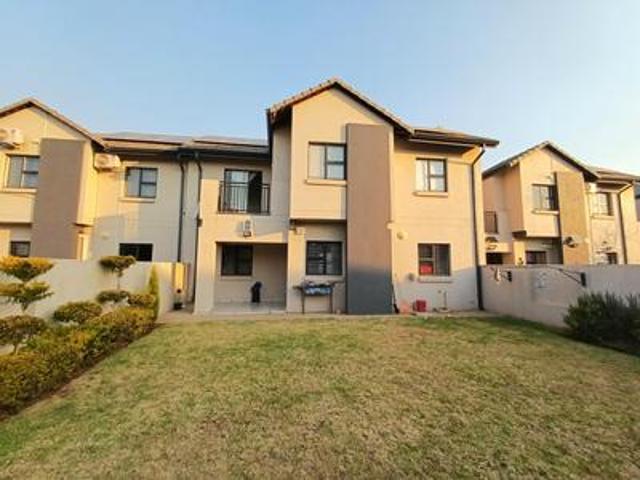 beautiful 3 bedroom double story hom.