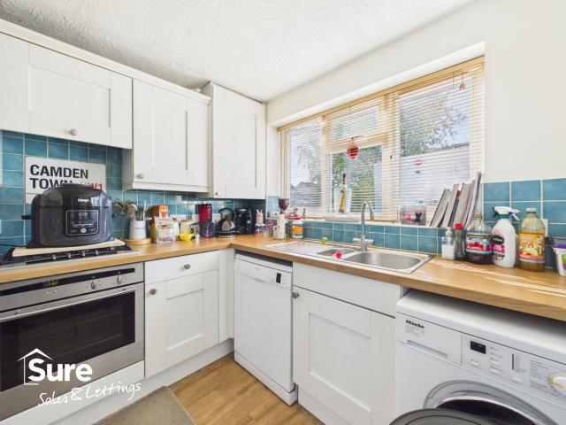 Beautiful 3 Bedroom End of Terrace Home in Hemel Hempstead