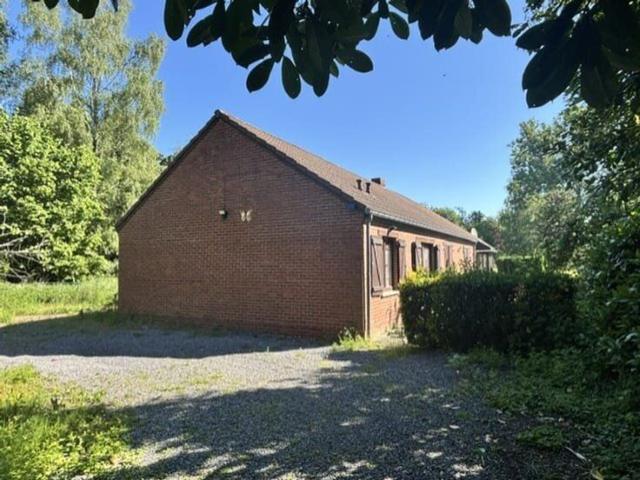 Beautiful 3 bedroom FURNISHED house with a large garden