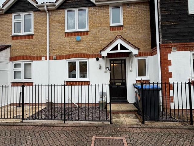 Beautiful 3 Bedroom Family Home to Rent – Enfield
