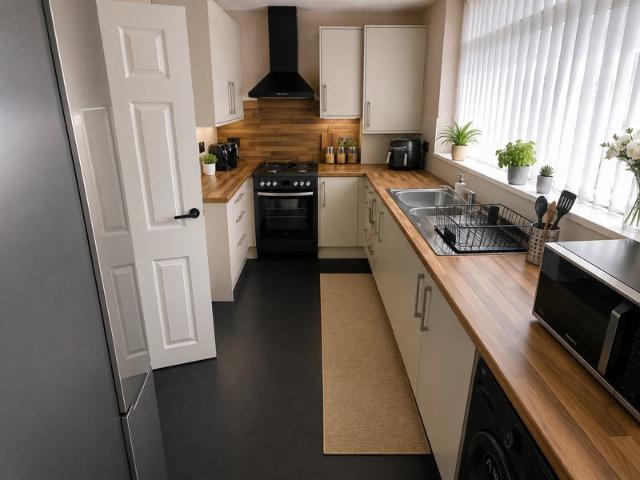 Beautiful 3 Bedroom Family Home with Conservatory