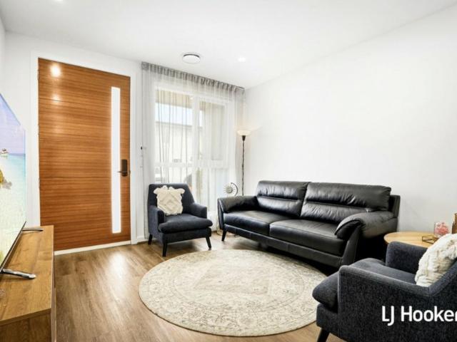Beautiful 3 Bedroom Great Location!