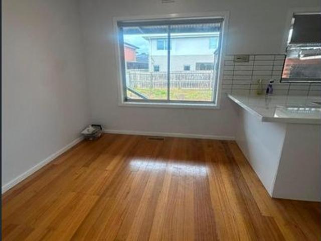 Beautiful 3 Bedroom Home for Lease in the Heart of Sunshine