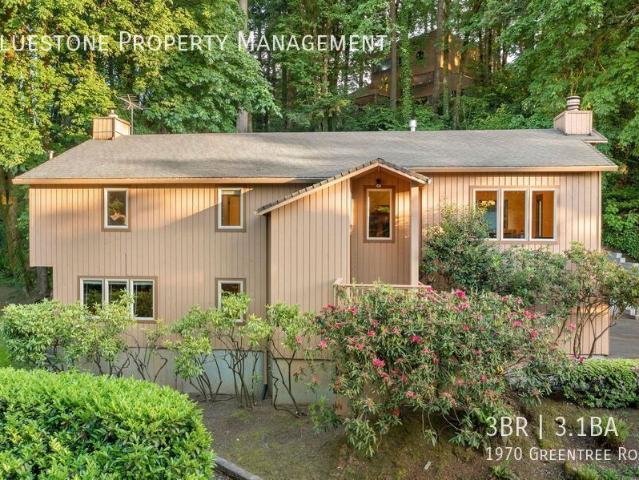 Beautiful 4 bedroom home in Palisades Neighborhood of Lake Oswego!