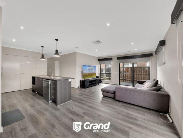 BEAUTIFUL 3 BEDROOM HOME IN PAKENHAM !