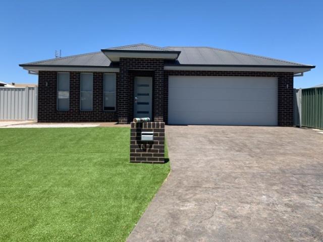Beautiful 3 Bedroom home located in Magnolia Estate !