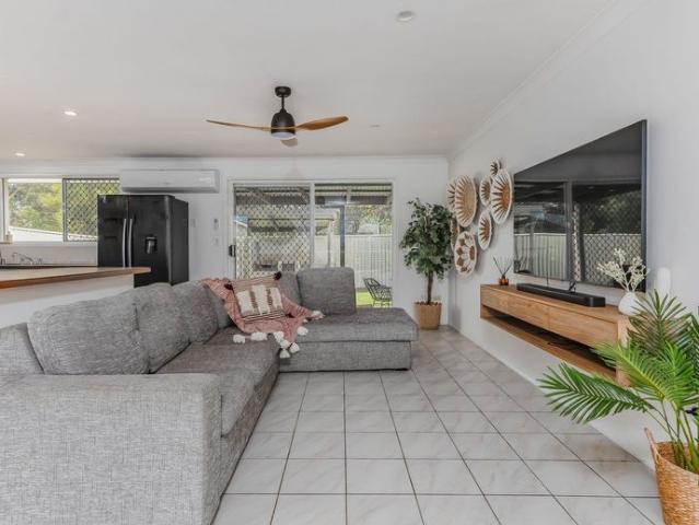 Beautiful 3 Bedroom Home with Pool & Nature Reserve Access