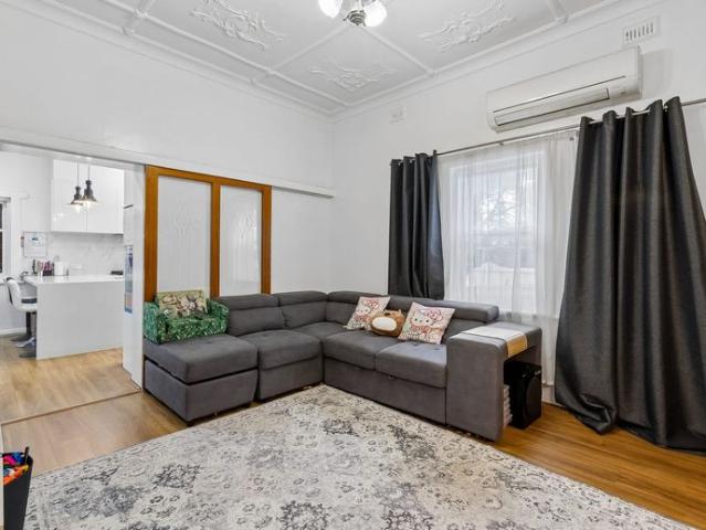 Beautiful 3 Bedroom Home with SOLAR For Rent!