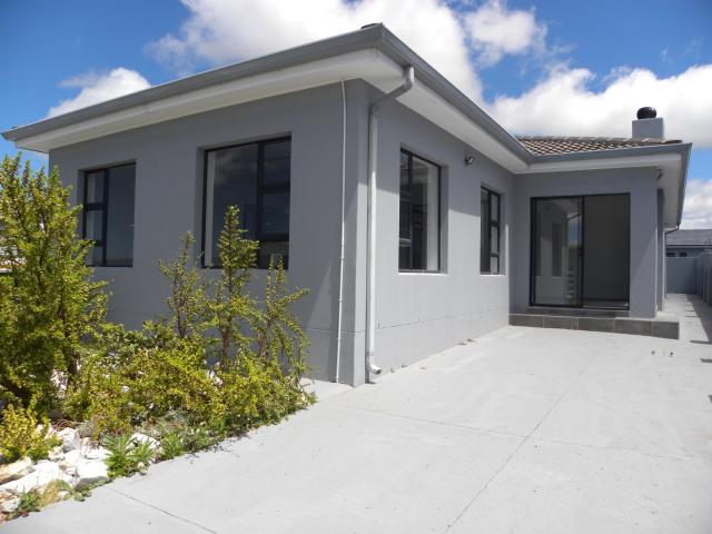 Beautiful 3 Bedroom Home to Rent – Secure, Low Maintenance Living!