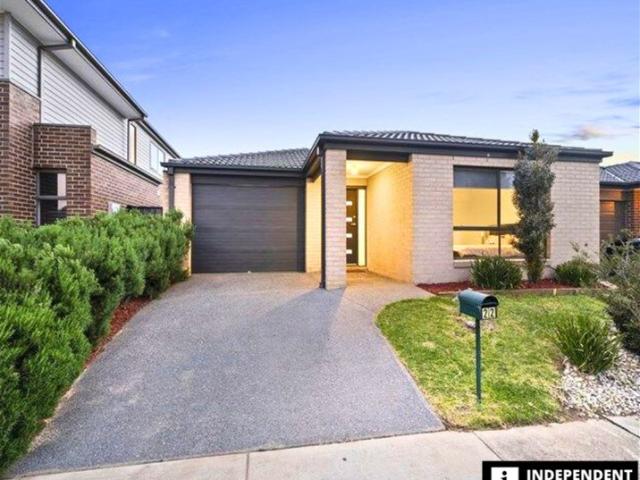 Beautiful 3 Bedroom House for Rent in Coveted Clyde North Location