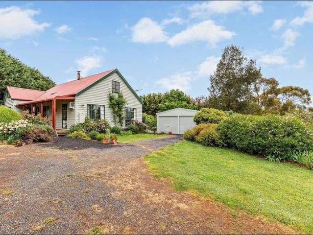 Beautiful 3 bedroom house SHORT TERM LEASE OPPORTUNITY