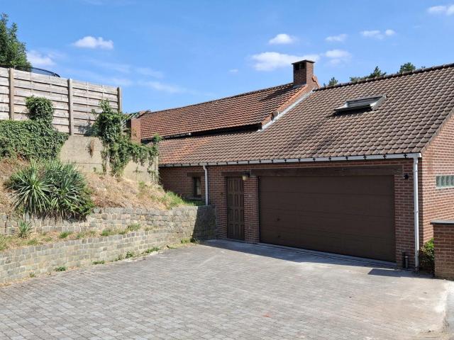 Beautiful 3 bedroom house with an office