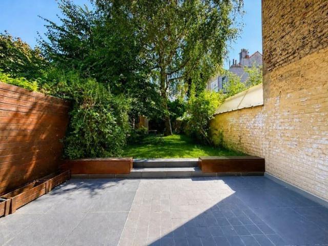 Beautiful 3 bedroom house with an office!