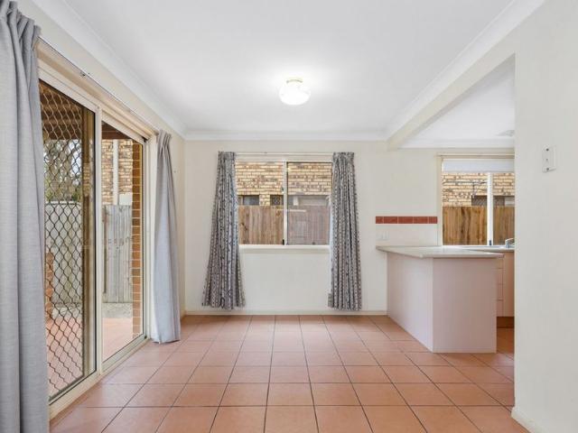 Beautiful 3 bedroom townhouse close to town
