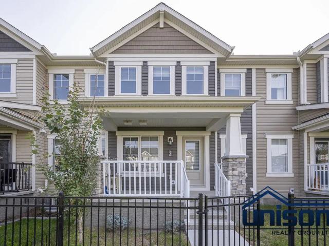 Beautiful 3 Bedroom Townhouse in Windsong – Double Garage & Park Frontage — 3 Bedrooms Townhouse
