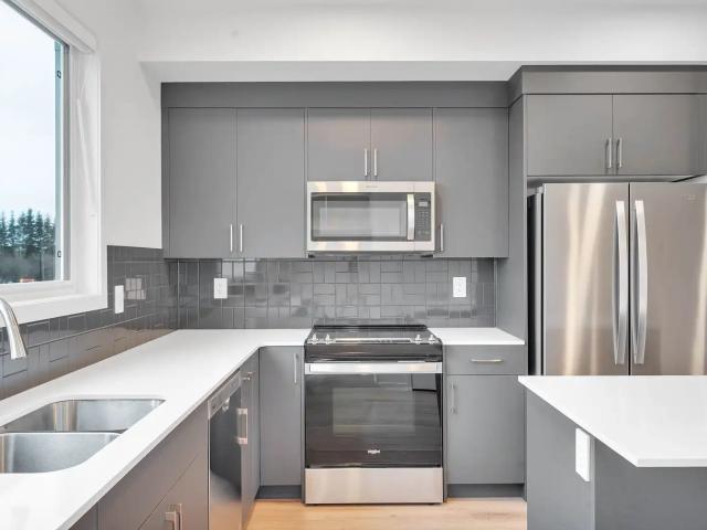 Beautiful 3 Bedroom Townhouse in Spruce Grove!