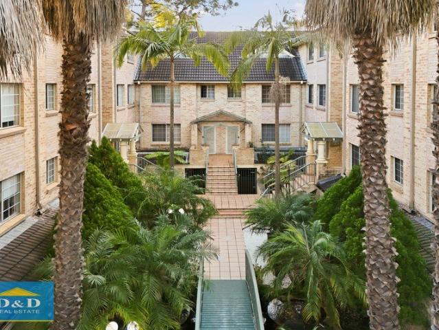 Beautiful 3 Bedroom unit. 2 Bathrooms. Large Balcony. Lock Up Garage. Quiet Family Neighbourhood