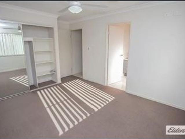 BEAUTIFUL 3 BEDROOM UNIT CLOSE TO TOWN