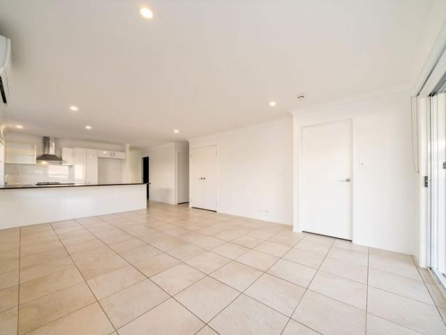 Beautiful 3 Bedroom Unit in Morayfield