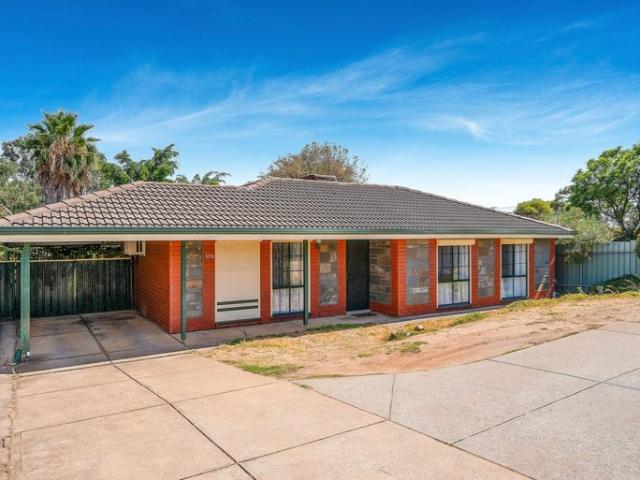 Beautiful 3 Bedroom, 1 Bathroom Home in the Heart of Salisbury East