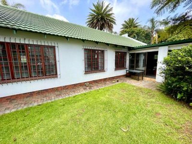 beautiful 3 bedroom, 2 bathroom full.