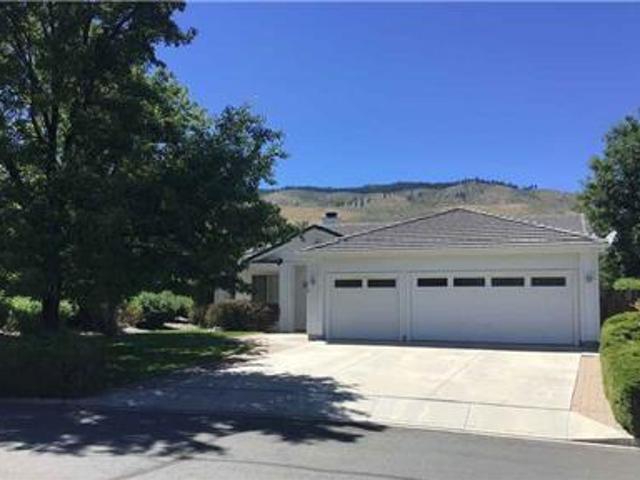 Beautiful 3 Bedroom 2 Bathroom home!