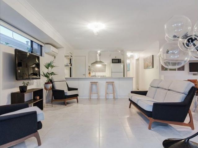 BEAUTIFUL 3 BEDROOM 2 BATHROOM HOME IN WELLARD