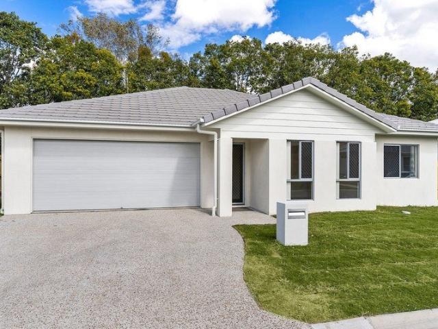 Beautiful 3 bedroom 2 bathroom home in Gympie Gardens Estate
