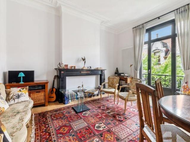 Beautiful 3 bedrooms furnished apartment