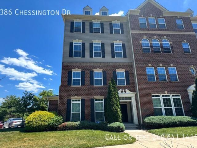 Beautiful 3 BR/2.5 BA End Unit Townhome in Odenton!