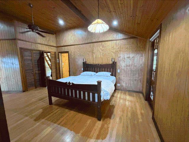 Beautiful 3 b/r, 3 bath timber pole home with views