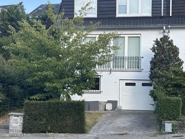 Beautiful 3 facade house with garden in Chant d'Oiseau