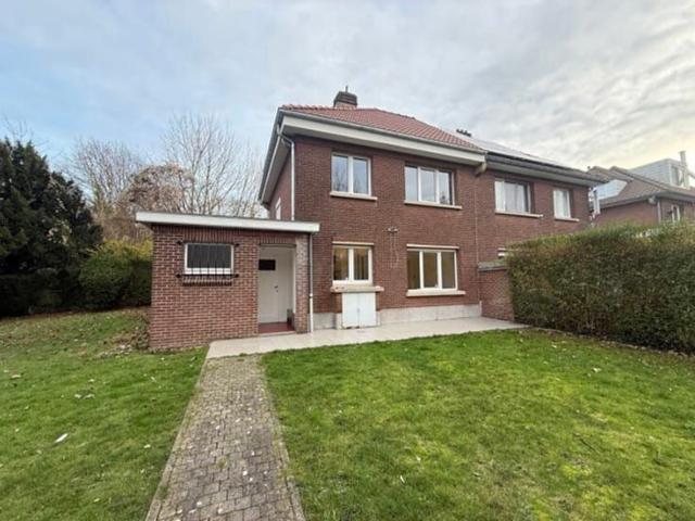 Beautiful 3 facade house with garden – Woluwe St Lambert