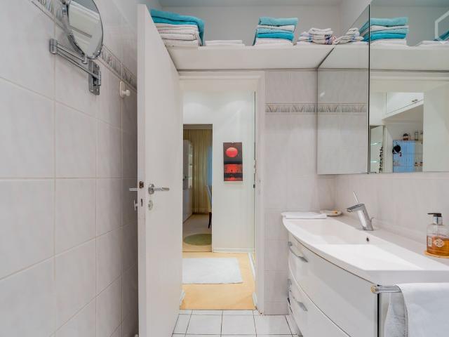 Beautiful 3 room apartment in Berlin Charlottenburg Westend in a well kept green residential area, conveniently located, for 1 or 2 people, Berlin Amsterdam Apartments for Rent