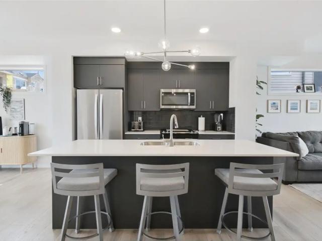 BEAUTIFUL 3BED 2.5BATH TOWNHOUSE FOR RENT IN ALCES DOUBLE GARAGE