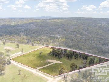 Beautiful 10 Acres Fully Fenced & With Building Entitlement
