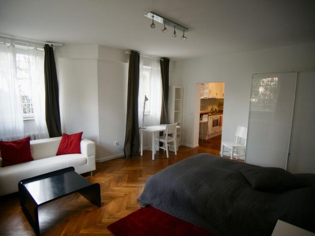 Beautiful 1.5 room apartment with terrace in one of Stuttgart's best neighbourhoods, Stuttgart Amsterdam Apartments for Rent
