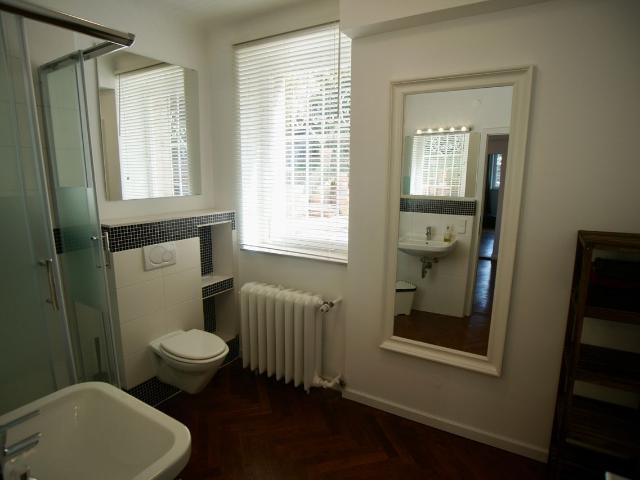 Beautiful 1.5 room apartment with terrace in one of Stuttgart's best neighbourhoods, Stuttgart Amsterdam Apartments for Rent
