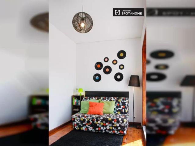 Beautiful 1 bedroom apartment with terrace for rent in Bonfim, central Porto