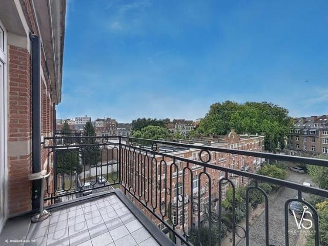 BEAUTIFUL 1 BEDROOM APARTMENT WITH TERRACE + PARKING!