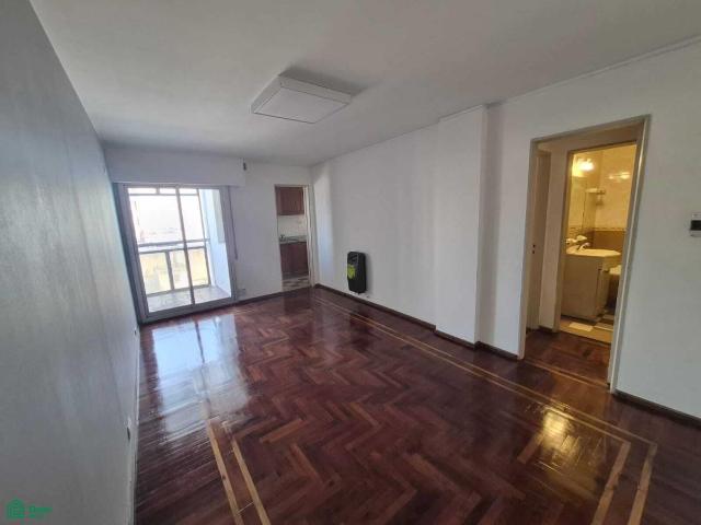 BEAUTIFUL 1 BEDROOM APARTMENT DOWNTOWN