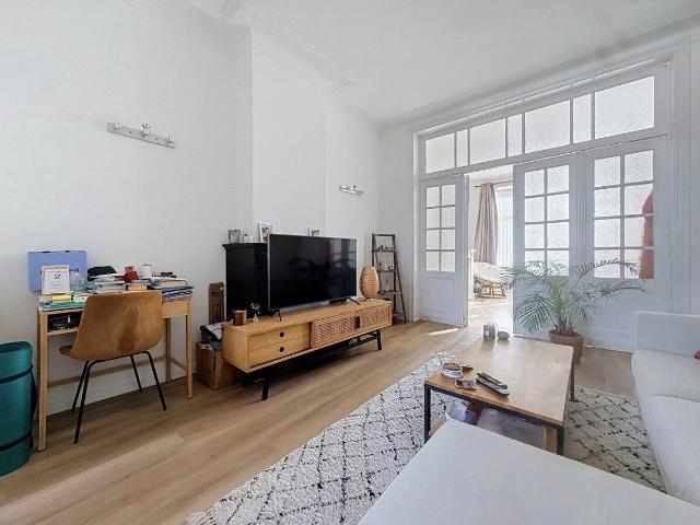 Beautiful 1 bedroom apartment, dressing in Schaerbeek