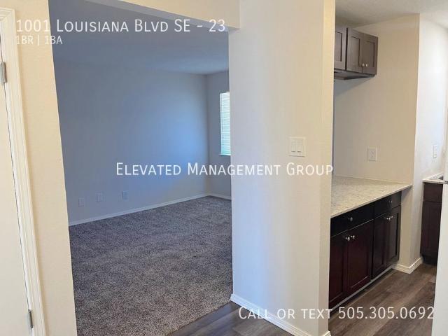 Beautiful 1 Bedroom Unit Ready for immediate Move in!